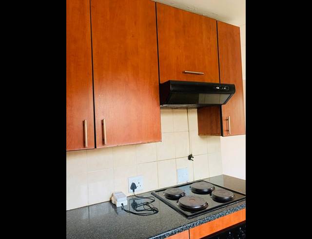 2 BEDROOM HOUSE FOR SALE IN BRAMLEY GARDENS